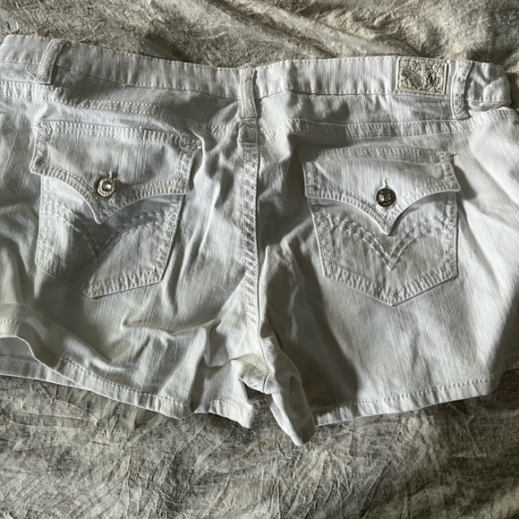 White shorts by YMI - Picture 2 of 3